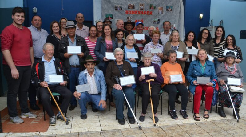 Homenageados e Autoridades.